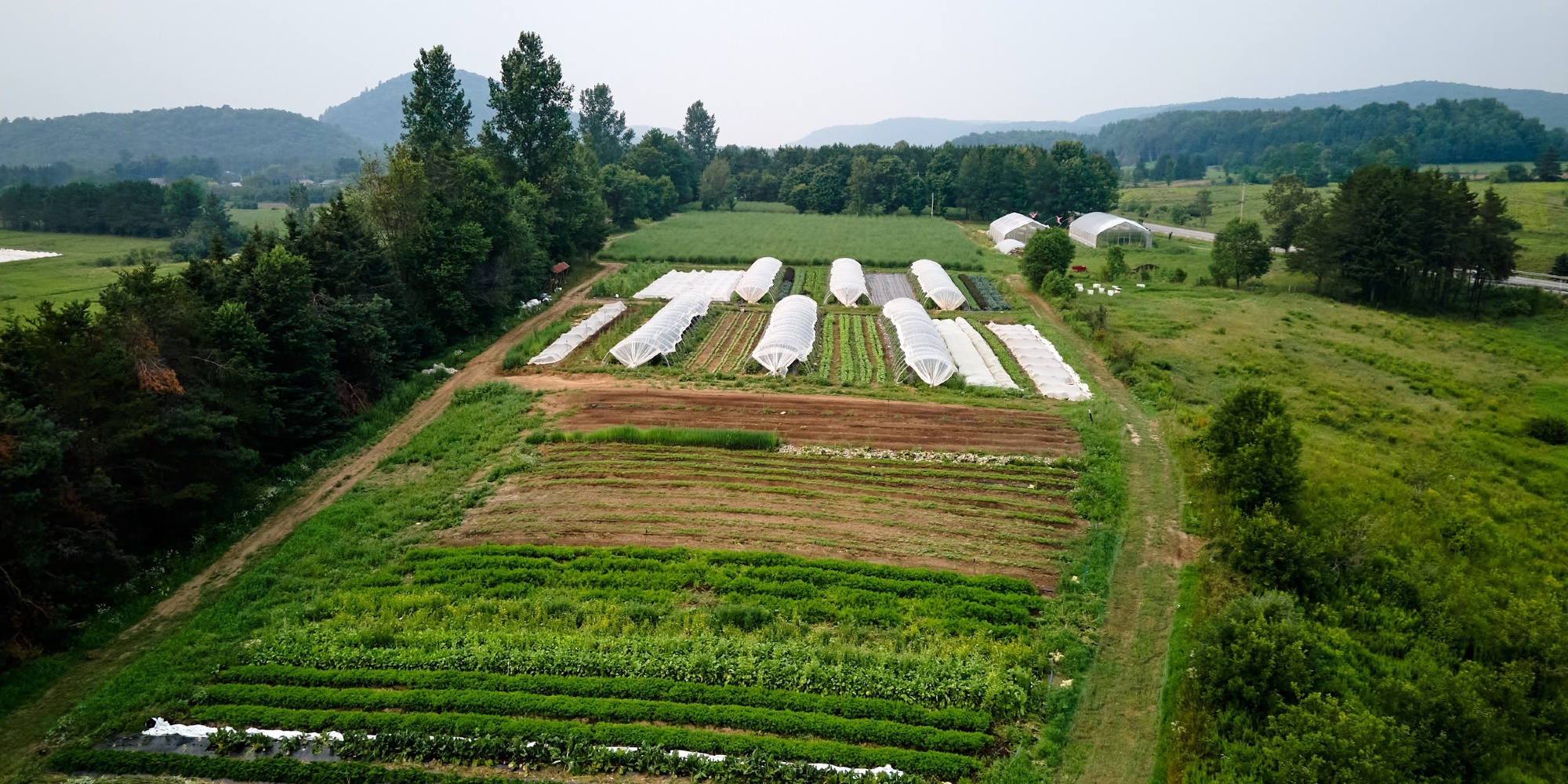 Vue aérienne d'une ferme
